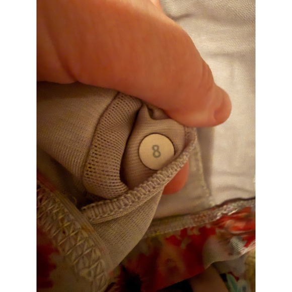 Lululemon Energy Bra Women's Size 8 Floral Print Spring Has Sprung Sports Bra - Picture 6 of 9